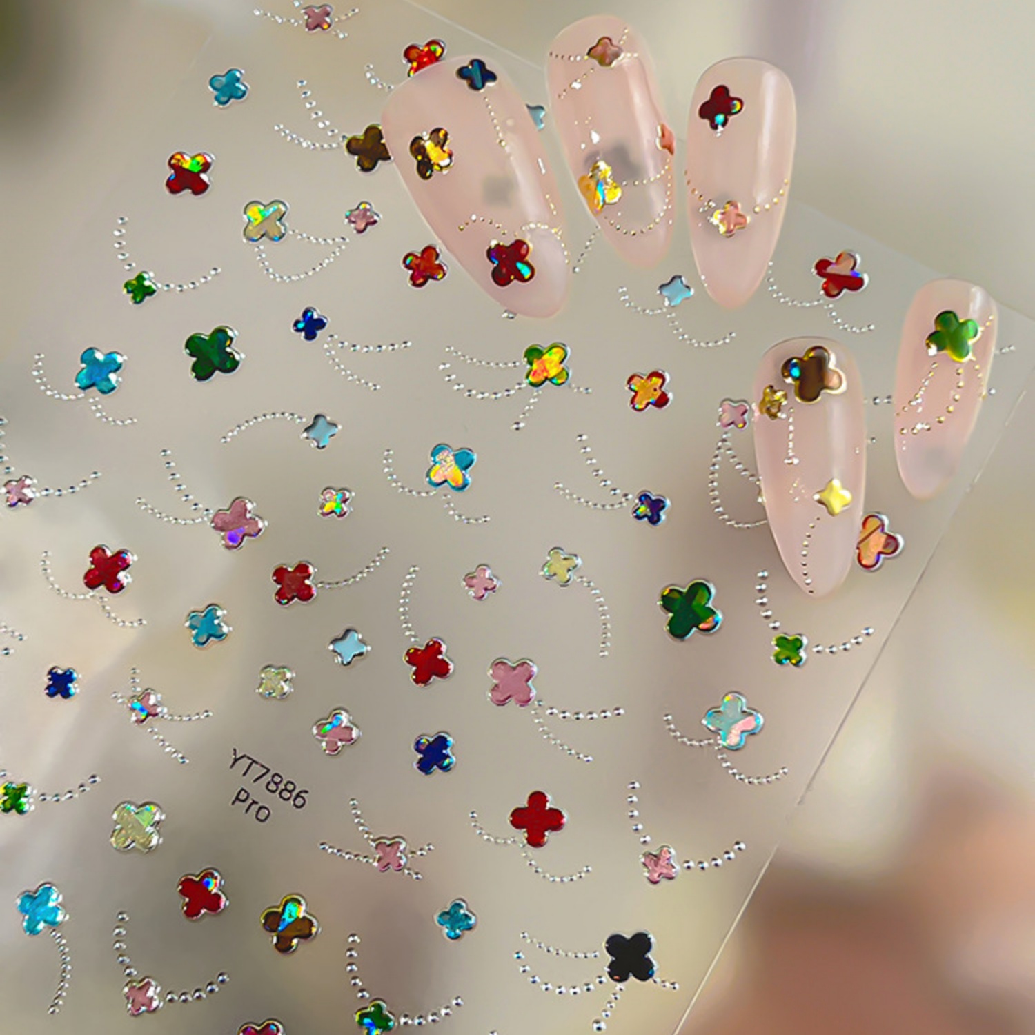 Nail Art Zelda - Colorful Holographic Four Leaf Clover 5D